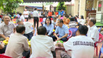 Nhân dân khu phố 7 phường Chánh Nghĩa ủng hộ đồng bào miền Bắc khắc phục thiên tai tại buổi cà phê sáng- Trao đổi với nhân dân