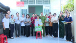 Thành phố Thủ Dầu Một trao nhà đại đoàn kết cho người nghèo