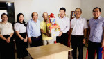 Lãnh đạo thành phố Thủ Dầu Một thăm tặng quà gia đình chính sách nhân dịp tết Nguyên đán 2025