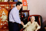 Lãnh đạo thành phố Thủ Dầu Một thăm chúc Tết gia đình chính sách
