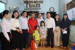 Bí thư Thành ủy Thủ Dầu Một thăm chúc tết hộ nghèo