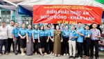 Lãnh đạo thành phố Thủ Dầu Một thăm động viên các đoàn làm công tác thiện nguyện