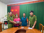 Khu đội trưởng Dân quân khu phố 10  phường Phú Cường nhặt được của rơi trả lại người đánh mất