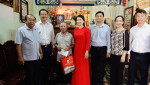 Đoàn lãnh đạo thành phố Thủ Dầu Một thăm, tặng quà gia đình chính sách tiêu biểu