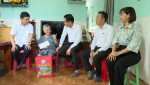 Đoàn lãnh đạo thành phố Thủ Dầu Một thăm, tặng quà gia đình chính sách tiêu biểu trên địa bàn