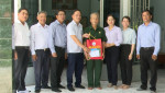 Lãnh đạo thành phố Thủ Dầu Một thăm, tặng quà gia đình chính sách tiêu biểu trên địa bàn