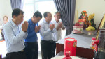 Lãnh đạo thành phố Thủ Dầu Một thắp hương tưởng niệm các đồng chí nguyên cán bộ lãnh đạo qua các thời kỳ