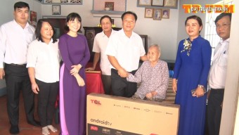 TP. Thủ Dầu Một- thăm, tặng quà gia đình chính sách