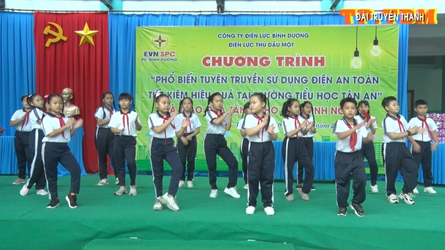z4940869641143 f373458c56c2b9a0137cb50e24ec83ef