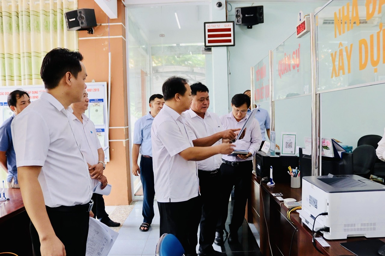 Bí thư Thành ủy Thủ Dầu Một khảo sát, nắm tình hình trụ sở làm việc của các phường sau sáp nhập