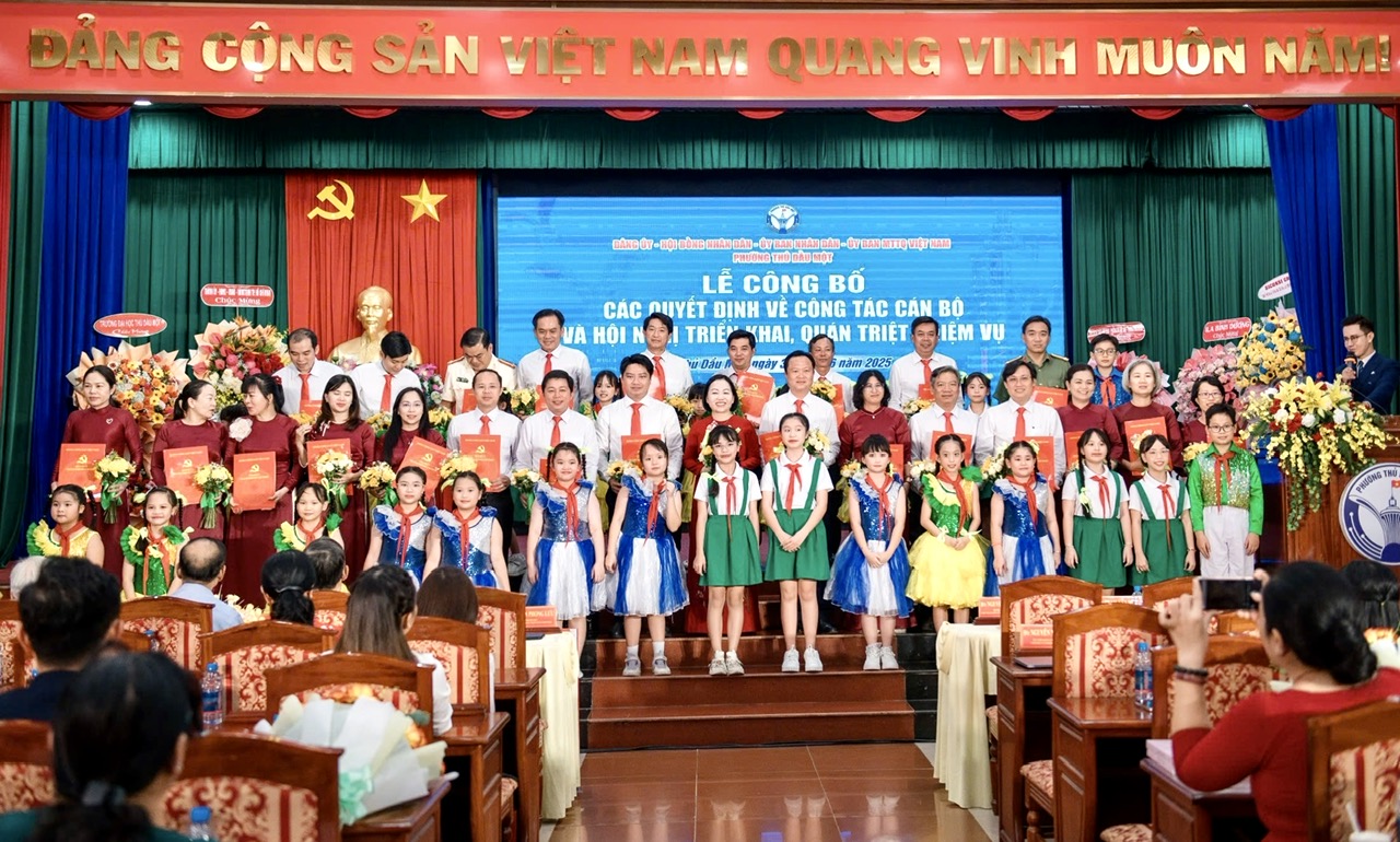 Lễ công bố các quyết định về công tác cán bộ và Hội nghị triển khai, quán triệt nhiệm vụ