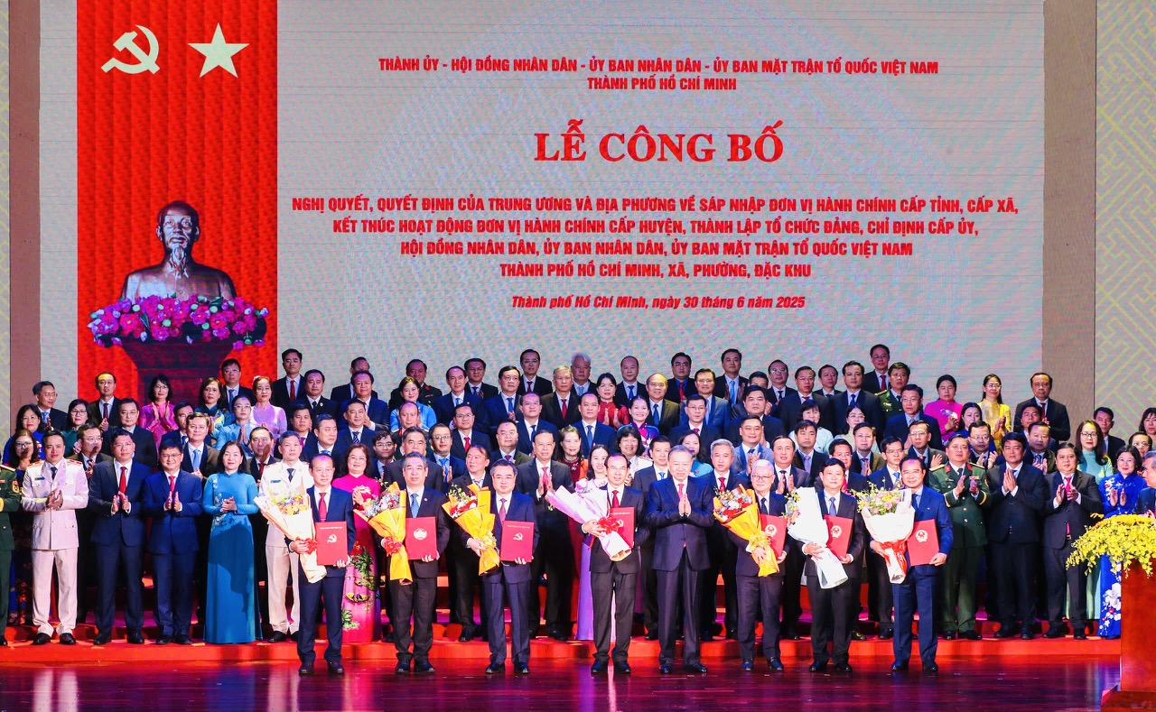 Thành phố Hồ Chí Minh tổ chức Lễ công bố các Nghị quyết của Trung ương và địa phương