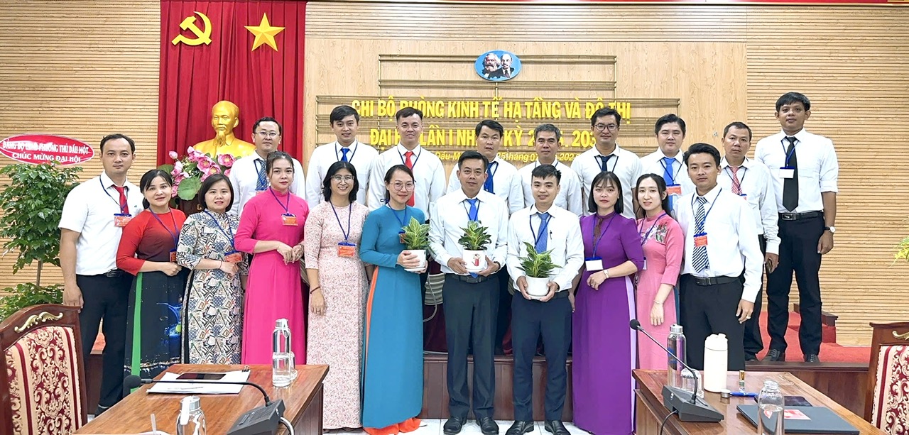 Đại hội Chi bộ Phòng Kinh tế, Hạ tầng và Đô thị phường Thủ Dầu Một lần thứ I, nhiệm kỳ 2025-2030